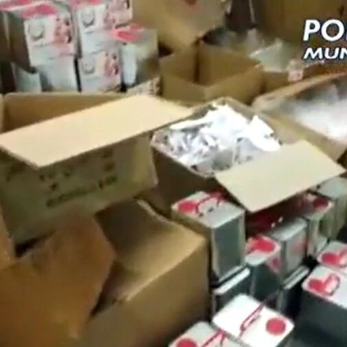 【欧浪网】美甲产品黑作坊被查 烂手过敏还致癌！