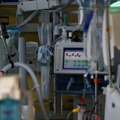 【欧浪网】美国新冠重患插管前求“帮我打疫苗” 医生:来不及了