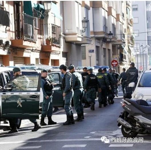 【欧浪网】华人又出事了！四十余名警员出动打击黑社会