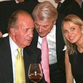 【欧浪网】旧情人曝猛料：老国王自称会被“阉割” 遭遇“政变”被迫退位