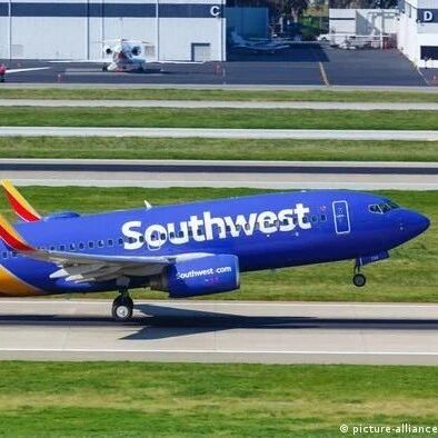 【欧浪网】美国收紧旅行限制 八成国家“不宜前往”