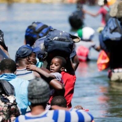 【欧浪】600多名欲赴美移民在墨西哥被捕：挤3辆冷藏车内 9人确诊新冠