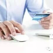 【欧浪网】 华人在西班牙办银行卡有多难？中国小伙开卡捆绑买保险160欧 卡没用就被停了