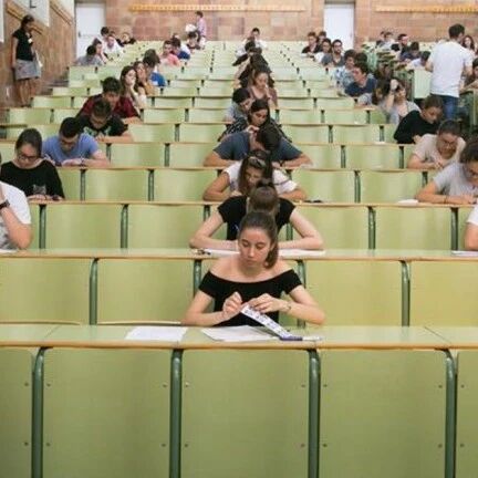 【欧浪网】马德里高考结束  警方将增派警力防止学生酗酒大集会庆祝