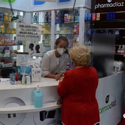 【欧浪网】药房再次要求可以进行新冠测试  西蒙表示药房无此能力