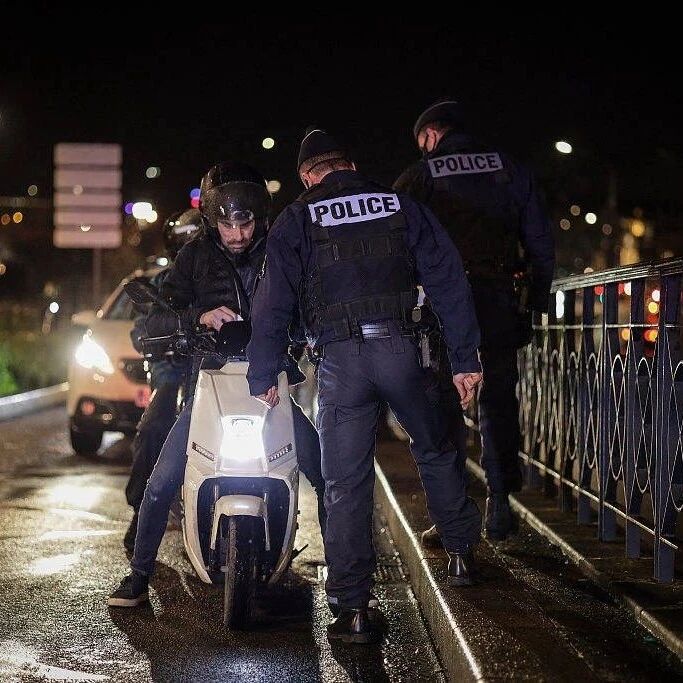 【欧浪网】​法国英国暴发“罕见”变异新冠病毒集体感染 当地开展紧急接种