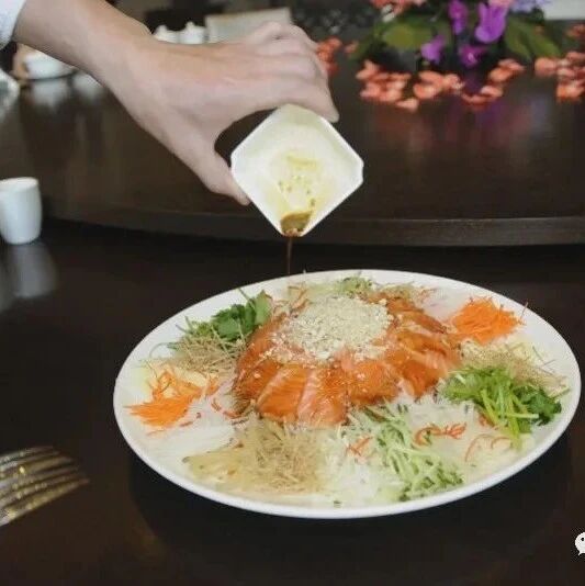 【欧浪网】三文鱼还能吃吗？专家做出解读