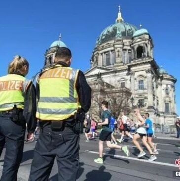 【欧浪网】欧洲多国示威变骚乱！柏林近百警察受伤 354人被捕