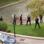 【欧浪】离奇命案  年轻人浑身赤裸对着多名警员连刺自己多刀死亡