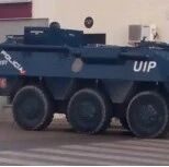 【欧浪】加的斯省钢铁工人大罢工引发暴力冲突  西班牙警方出动防爆坦克