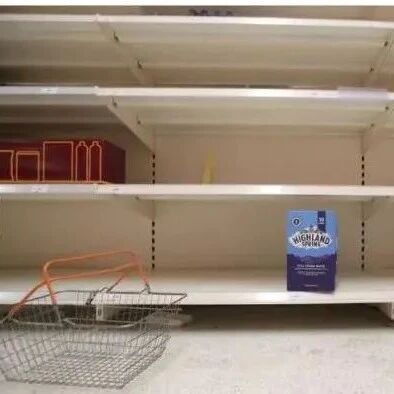 【欧浪】英国食品供应紧张超市货架被抢空 政府吁民众勿恐慌