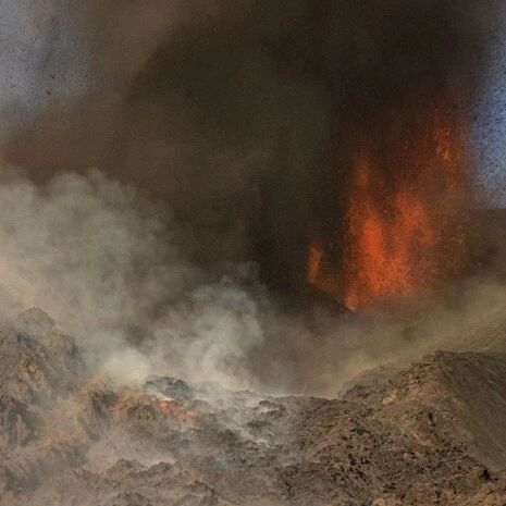 【欧浪】火山喷发区将宣布为灾难区  火山灰云让多个航班被取消