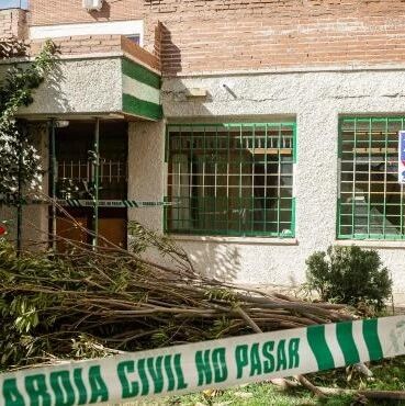 【欧浪】万圣节之夜少年人在废置屋聚会全体中毒  15岁少女死亡