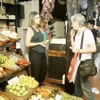 【欧浪网】西班牙经济据说一片大好  但为何一年来上万商店关门