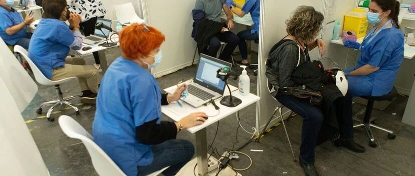 【欧浪网】西班牙各年龄段疫苗使用表 非法移民接种强生疫苗 每10万剂121例不良反应