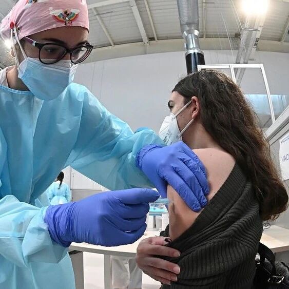 【欧浪网】马德里11万教师接种疫苗  加利西亚拒绝接种者罚款3千