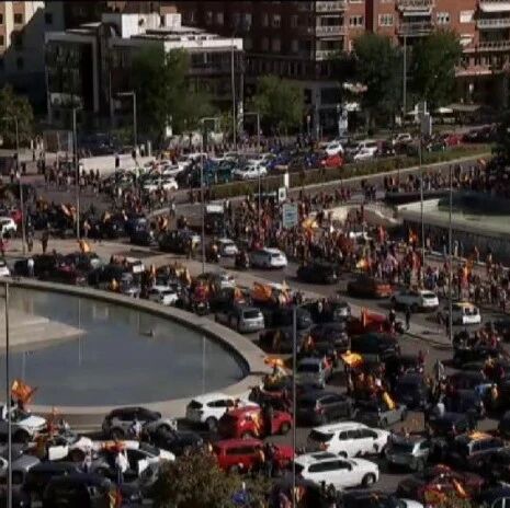 【欧浪网】​Vox党发动汽车游行抗议  这个月弹劾西班牙政府