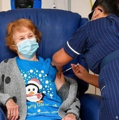 【欧浪网】老国王“黑色银行卡”偷税丑闻可能让其一家老少都卷入