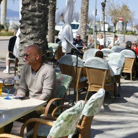 【欧浪网】疫情无改善  西班牙4天新增1.64万例   发病率持续不降