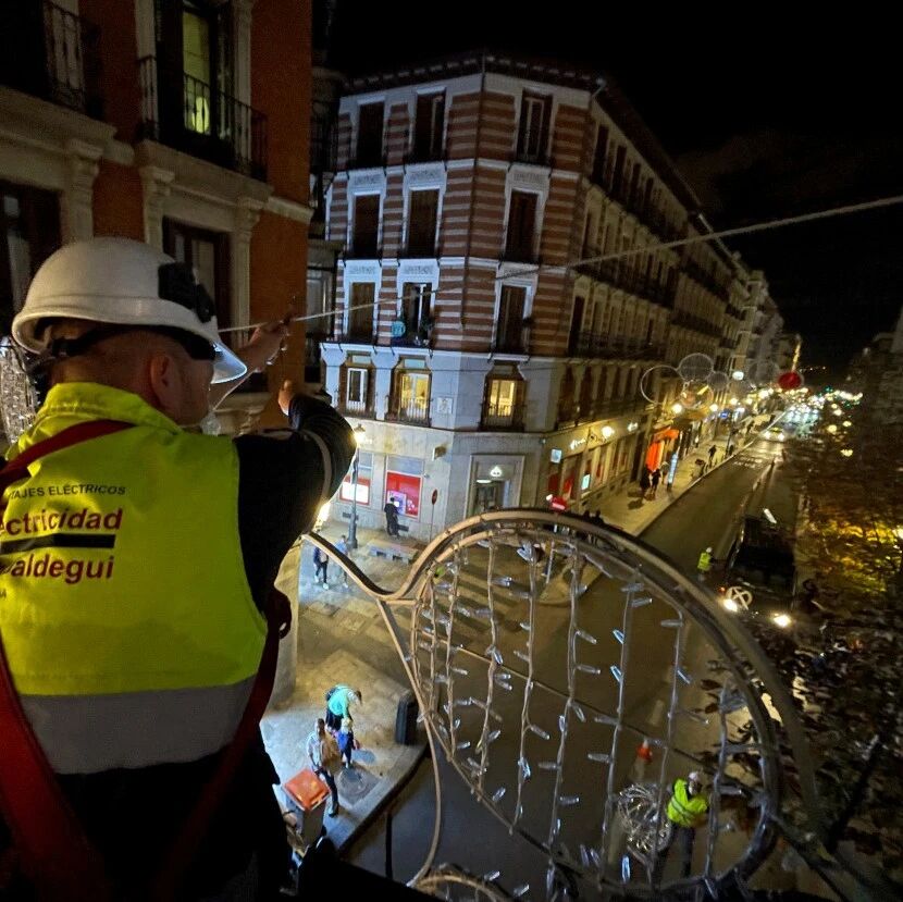 【欧浪】一年又快过去，圣诞节“穿着短袖衫”降临马德里
