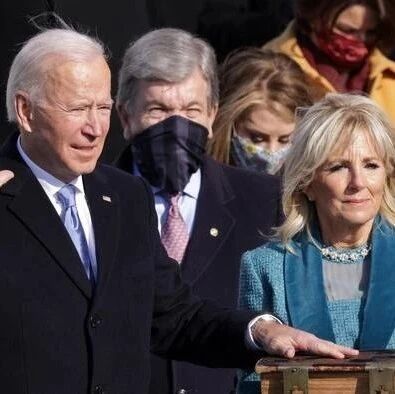 【欧浪网】拜登宣誓就任总统 特朗普时代宣告结束