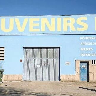 【欧浪网】疫情让海岛华商批发难以为继  转行到酒吧餐馆行业