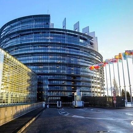 【欧浪网】欧盟订购3亿支疫苗 首批疫苗预计年底交付