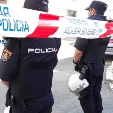 【欧浪网】​大贼被抓！两天抢劫六家超市百元店和餐馆