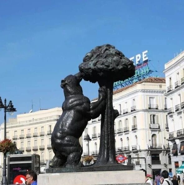 【欧浪网】5000人出席！西班牙首都马德里举办大型音乐会引争议