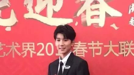 王源受邀出席百花迎春活动,一个细节说明了他的人品!