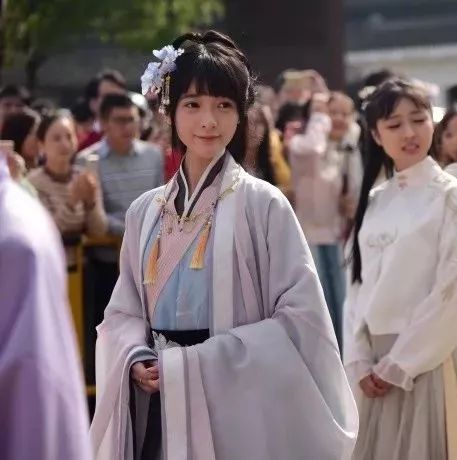 汉服美图:小仙女徐娇的二次元~