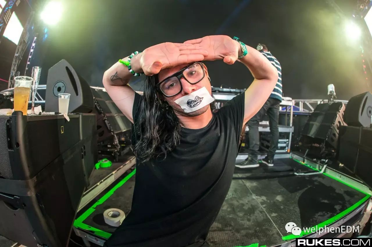 Skrillex当街被捕!