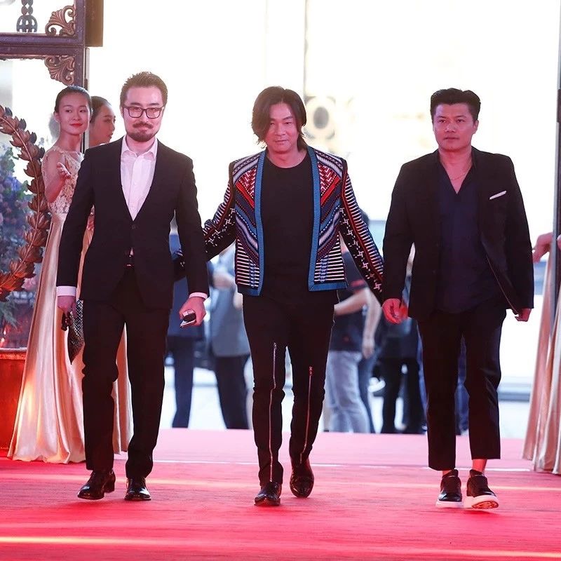 iMe娱乐董事长周嘉海携歌手杨培安出席中国演出行业协会30周年颁奖庆典!