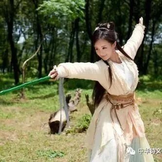 90后女星李一桐号称史上最美黄蓉,她能超越翁美玲黄蓉吗| 欢迎投票