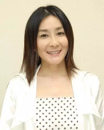 日本一女演员超市偷东西,事后说「おなかがすいていたので」