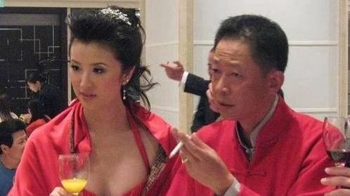 嫁入豪门的男星:王志文成“闲人”,华仔怕老婆,只有他一言难尽