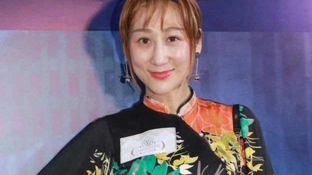 陈浩民老婆蒋丽莎现身活动,5年生4胎后,如今33岁老得像53岁!