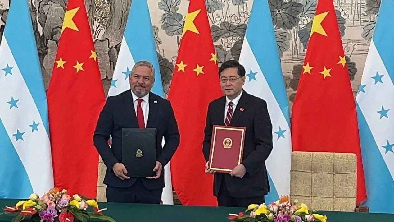 中国和洪都拉斯建立外交关系-1