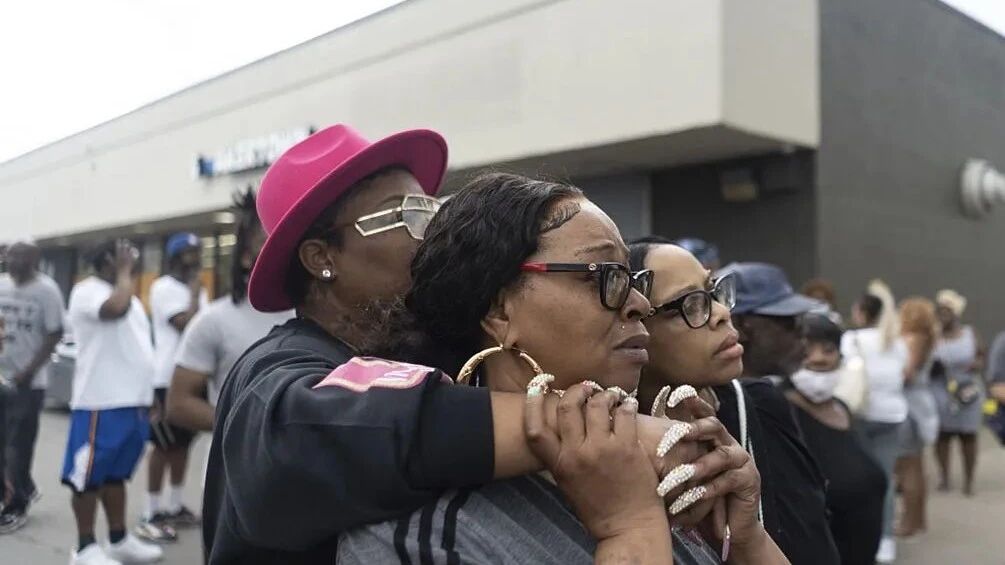 联合国秘书长发声 谴责一切种族主义｜美国多地枪击案频发 致多人死伤-2