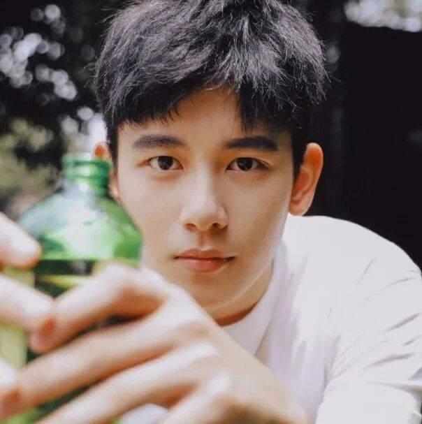 总给自己“找别扭”的胡先煦