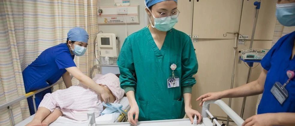 告别痛不欲“生”：中国无痛分娩进程录 | 封面人物