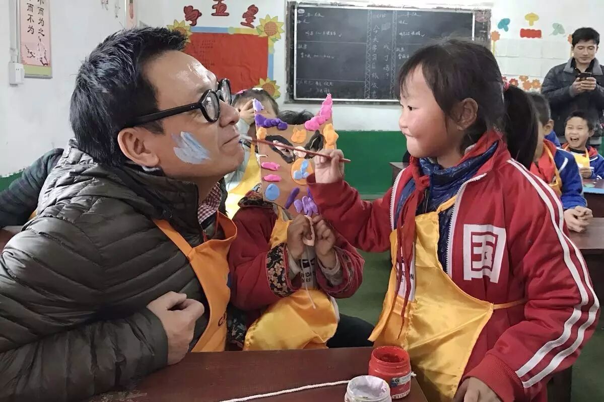 湘西奇遇 | 创基金梁志天 变行走的“傩面具”