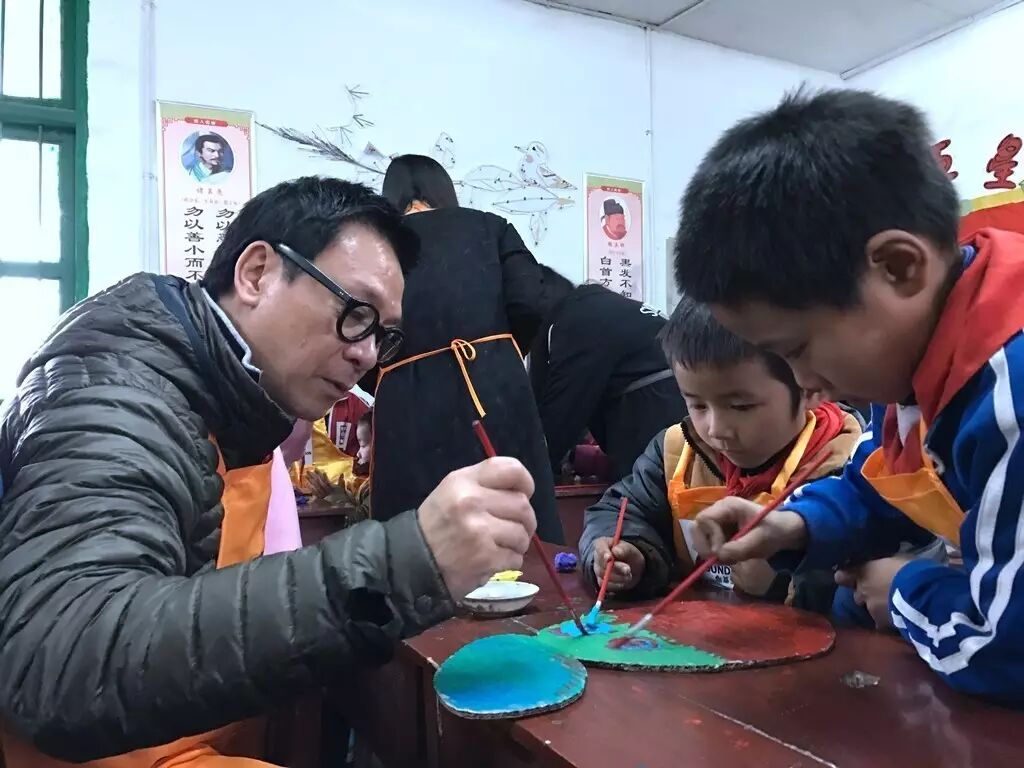 湘西奇遇 | 创基金梁志天 变行走的“傩面具”