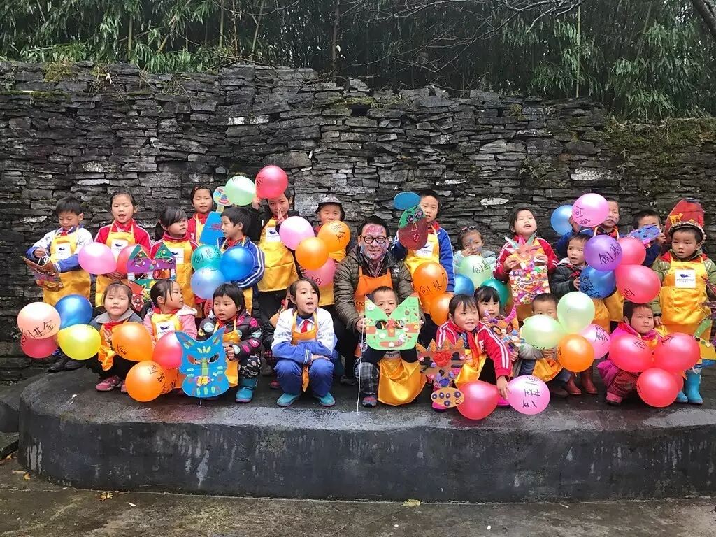 湘西奇遇 | 创基金梁志天 变行走的“傩面具”