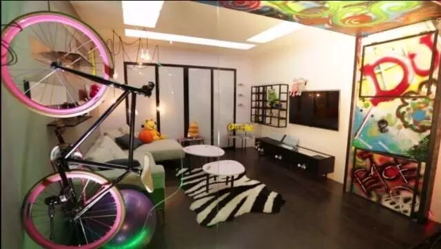 公主風(fēng)是孩子專屬？ 《Wuli屋里變》為吳昕打造法式公主范兒