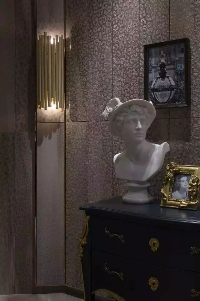 新作 | 曾建龍：在Cavalli展廳來一場“野”性大秀