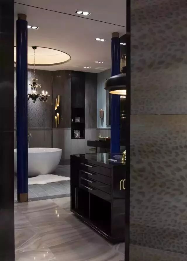 新作 | 曾建龍：在Cavalli展廳來一場“野”性大秀