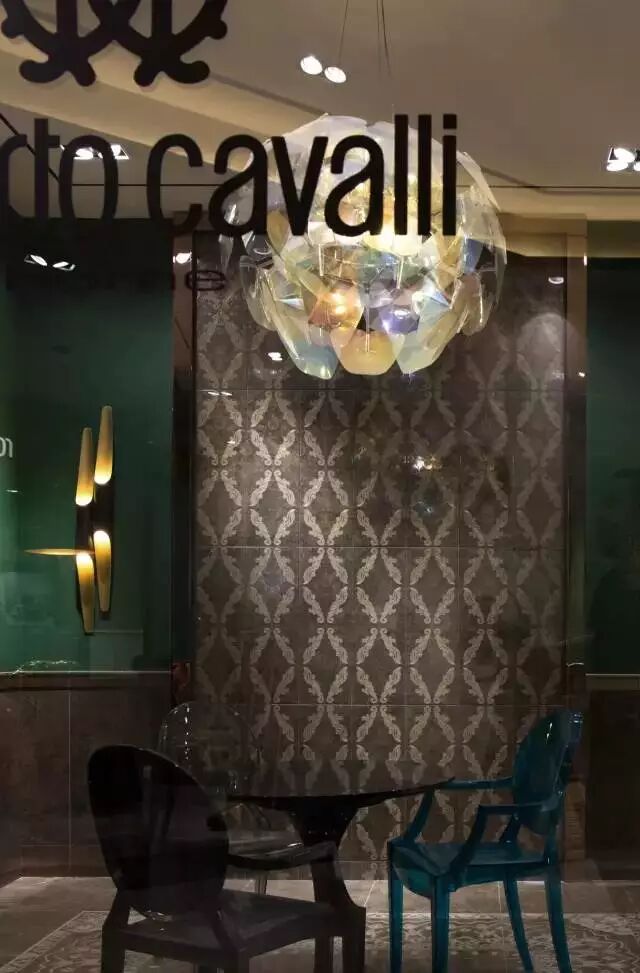 新作 | 曾建龍：在Cavalli展廳來一場“野”性大秀