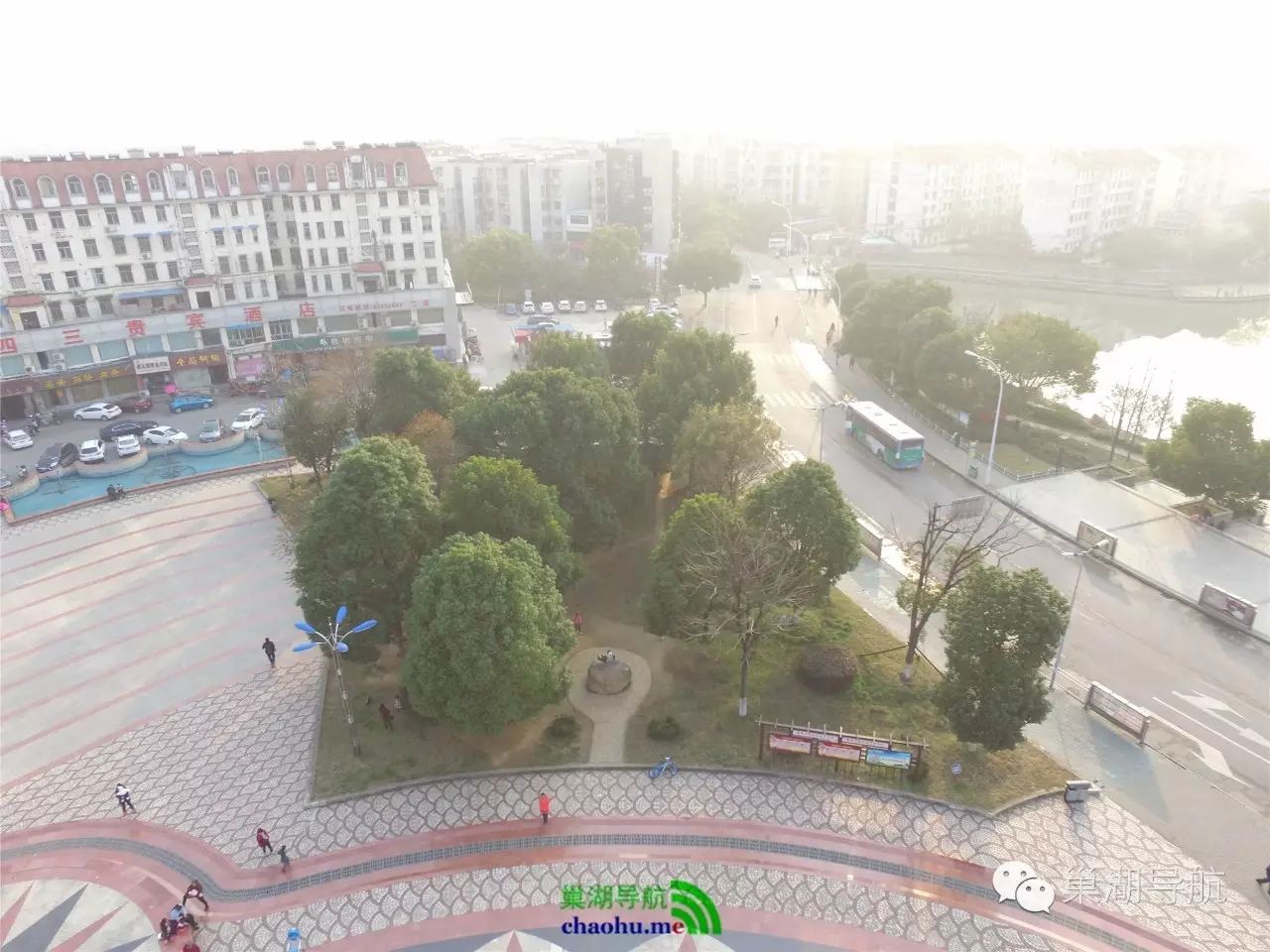 四树超市,这里也是去中庙方向的旅游公交车10路,副10的始发站,去巢湖
