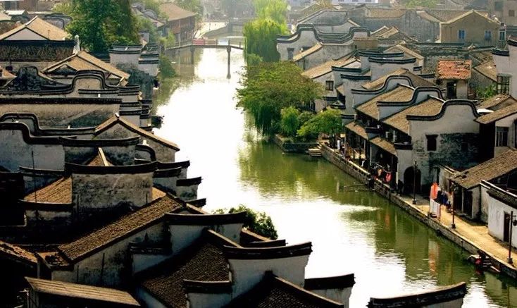 忘掉乌镇吧，这个中国第一座被列入世界文化遗产的古镇才是最美的天堂!